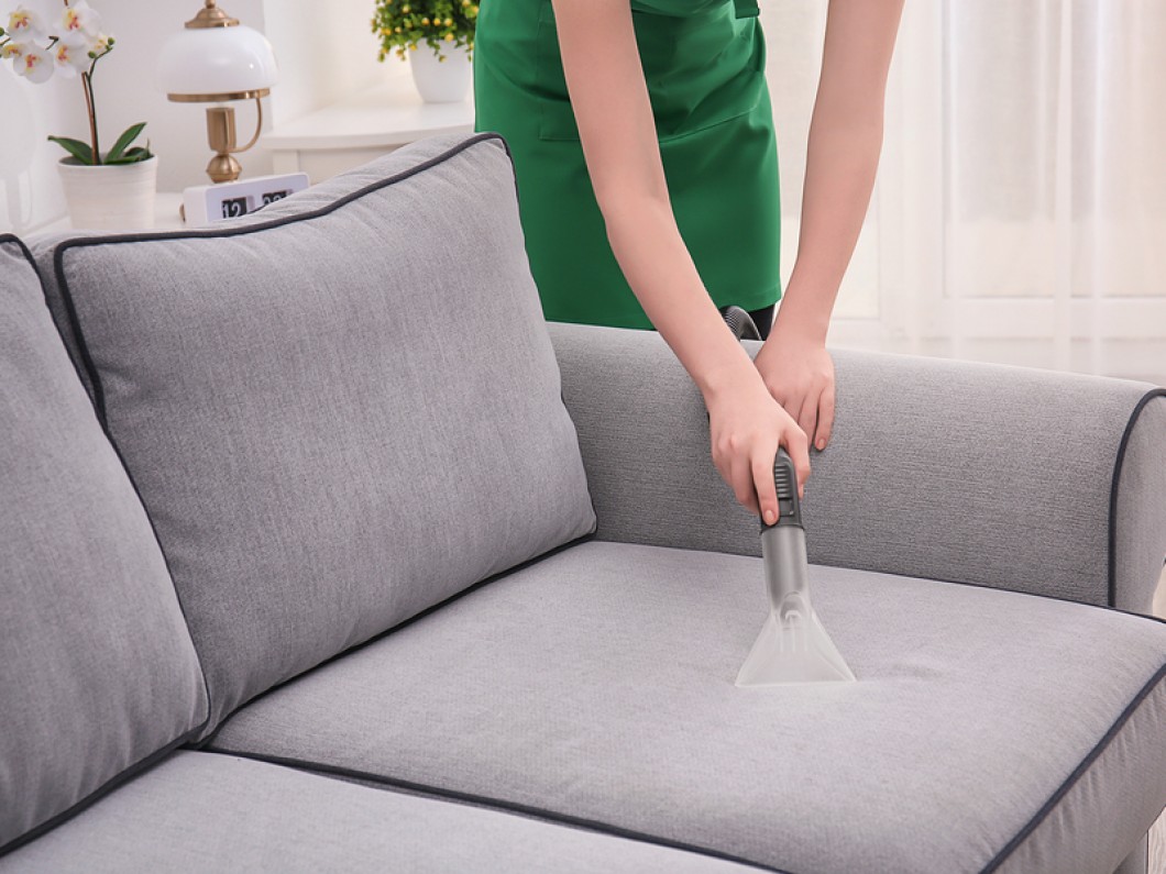Bảo quản đồ nội thất bằng vả, nỉ mùa mưa